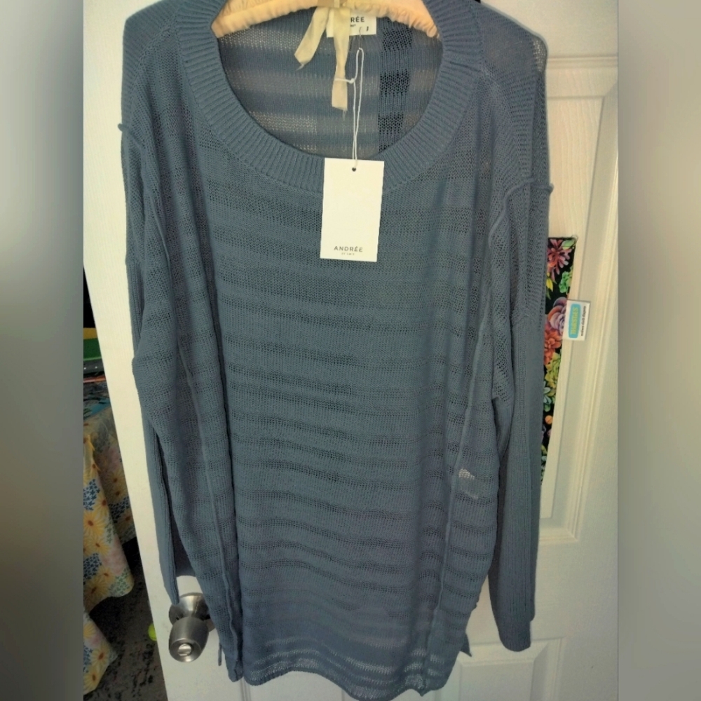Women's Andree By unit Blue Knit Sweater Side large 🆕 Longer Length